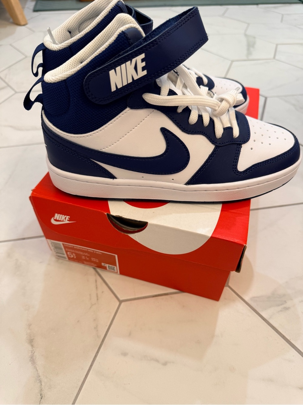 Nike Court Borough Mid 2 Boys Size 5.5Y
NWT
